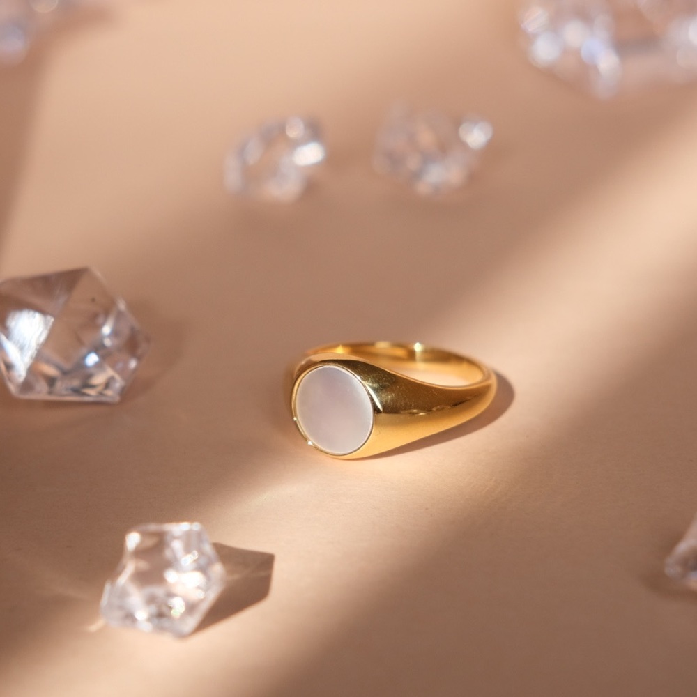 CLOSING SALE! 18K Gold Plated Mother of Pearl Ring - Picture 6 of 7